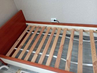 Кровать вместе с матрасом