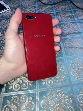 Продам OPPO A3s (б/у, нерабочий экран)