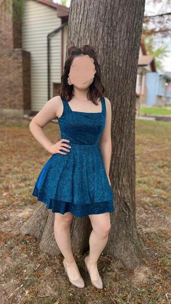 блестящее синее платье