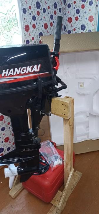 Продам лодочный мотор Hangkai 9.8.