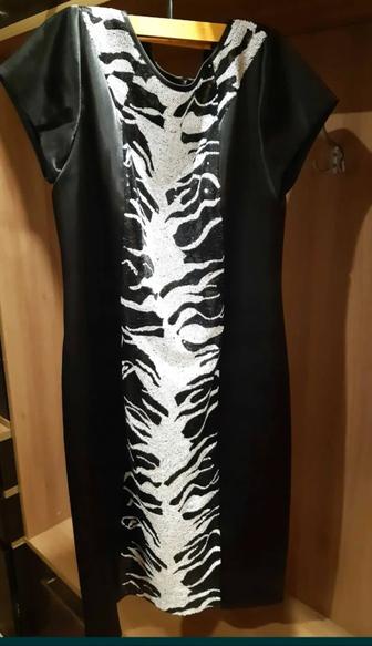 Вечернее коктейльное черное атласное платье 48 размер