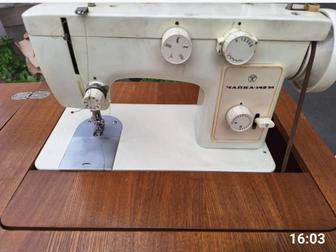 Продам швейную машинку Чайка-142 М