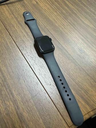 Продам часы Apple Watch SE