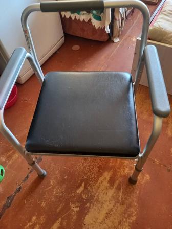 Продам кресло -туалет для инвалидов