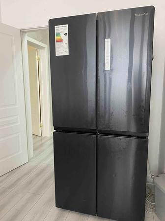4 - х дверный холодильник DAEWOO