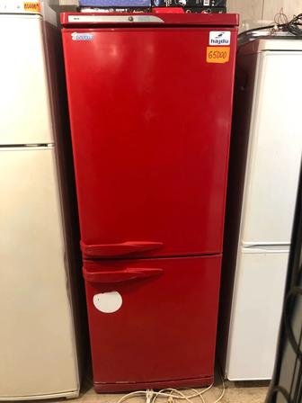 Холодильник Стинол - красный.