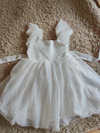 Продается нарядное белое платье для девочки