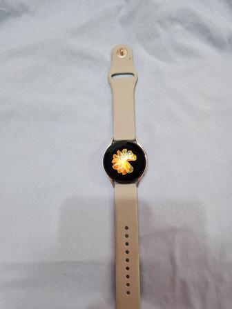 Продам часы Samsung Galaxy Watch 4, 40mm в отличном состоянии