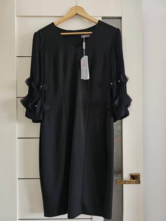 Женское платье чёрного цвета