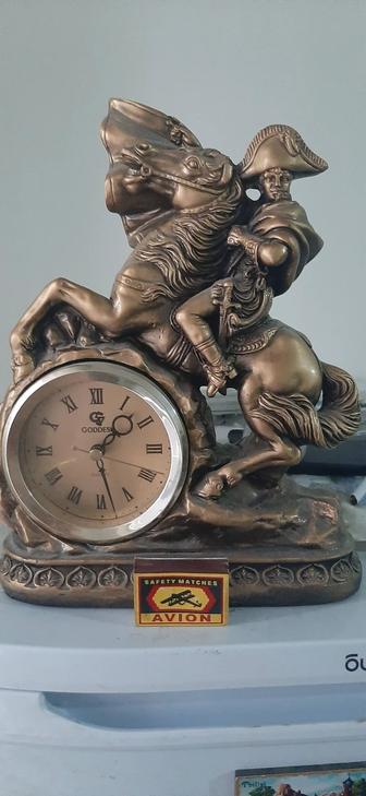 Продам Комодные часы Наполеон