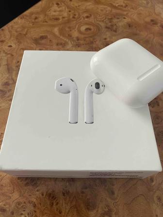AirPods with Charging Case белый