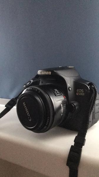 Камера Canon 650D с полным комплектом для начинающих