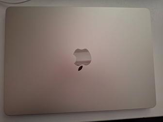 Macbook Air M3, 13 inch, 2024, Starlight