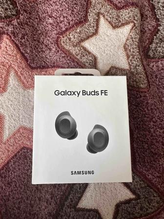 Продам новые черные наушники Samsung gabaxy buds FE