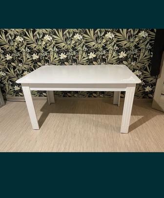 Кухонный стол белый