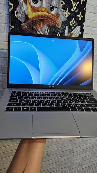 Ноутбук Acer SWIFT 1 SF114-33-C82SUN серебристый