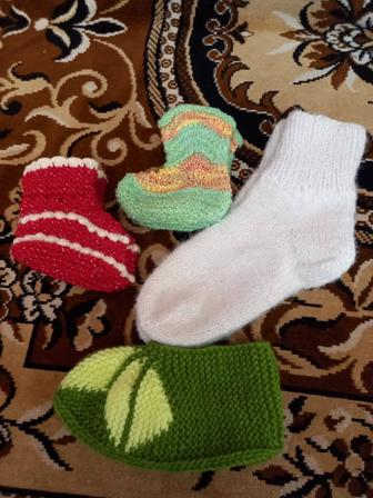 Вяжу носки ,следки всех размеров детские пинетки