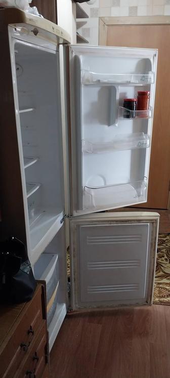 Продам неработающий холодильник Samsung