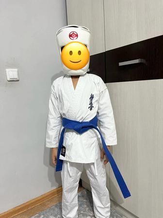 Продам кимоно и шлем для карате