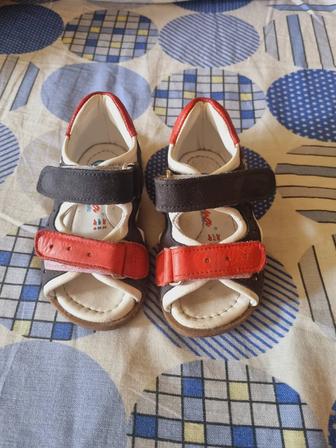 6 пар обуви детская на мальчика