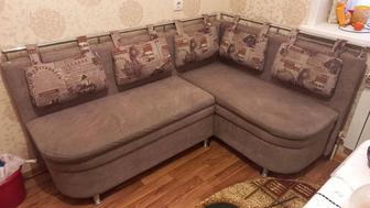 Продам кухонный угловой диван