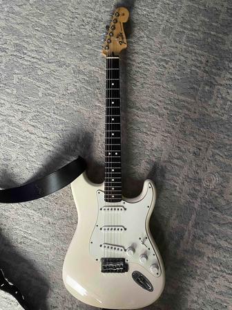 Продам Fender Stratocaster