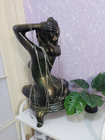 Статуя девушки, фигурная. Украшение доя дома, офиса