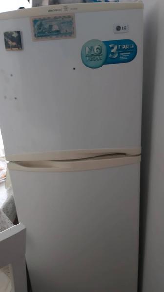 Продам холодильник б/у