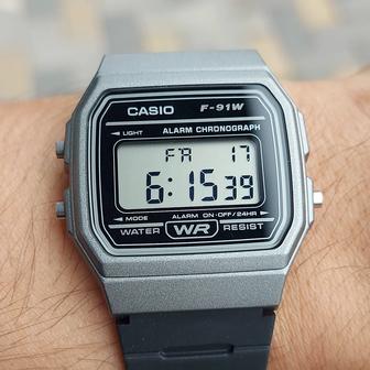 Электронные наручные часы Casio F-91. Винтажные. Оригинал. Монтана.