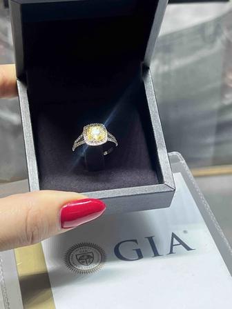 Продам желтый бриллиант с сертификатом GIA