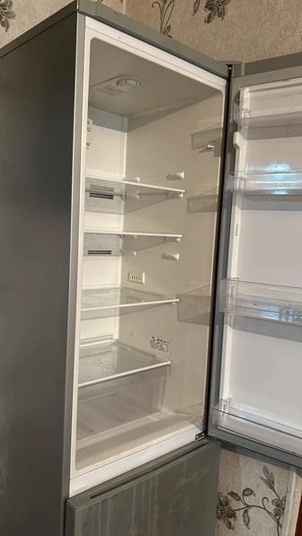 Продается Холодильник (можно на запчасти)