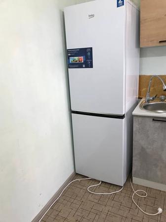Стиральная машина и холодильник