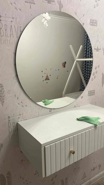 Туалетный стол с зеркалом