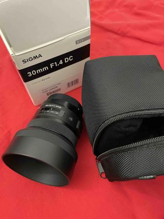 Объектив Sigma 30мм F1.4 DC for canon EF