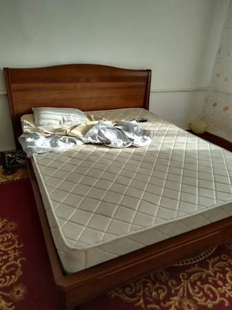 Двухспальный кроват