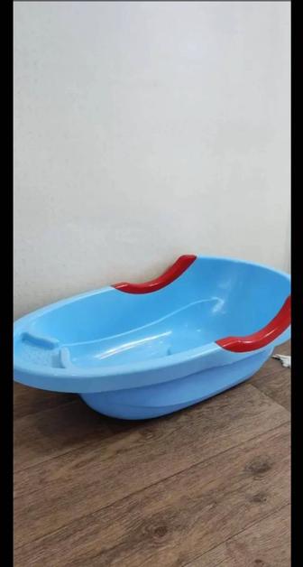 Детская ванночка для купания ребенка