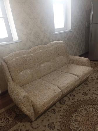 Срочно продается диван и два кресла