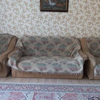 Диван + два кресла и дивантек