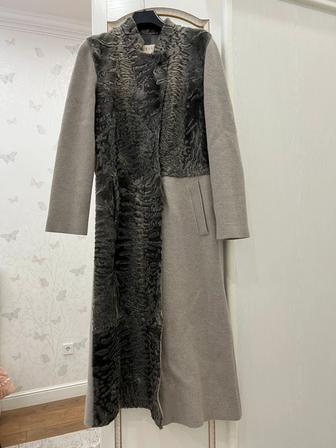 Пальто из шерсти Лоро Пиана, со вставками из Свакары, новая без этикетки