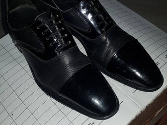 Продам натурально-кожаные, полу лакированные туфли 39-40 размера