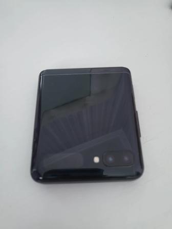 Продам телефон Z Flip mirror black
