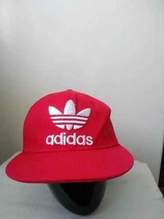 ОТДАМ ДАРОМ кепку брэндовую, ADIDAS, 100% хлопок, размер меняется, БУ