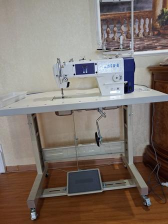 Срочно продам промышленную швейную машинку JIN