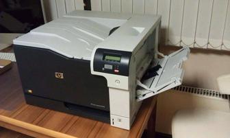 Лазерный цветной принтер формата A3 HP Color LaserJet CP5225