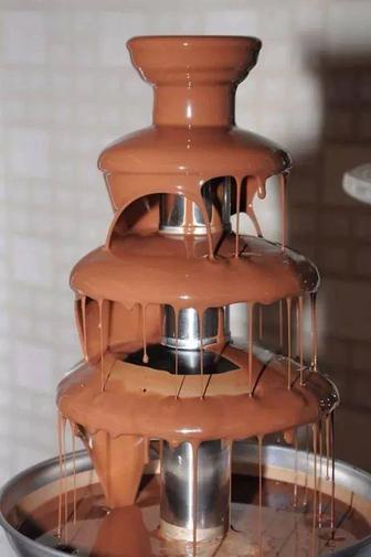 шоколадный фонтан с клубникой