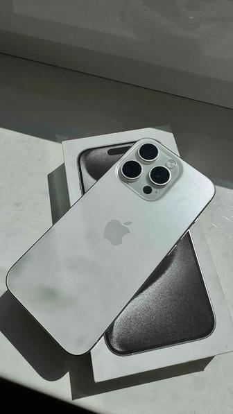 iPhone 15 pro 256GB white titanium