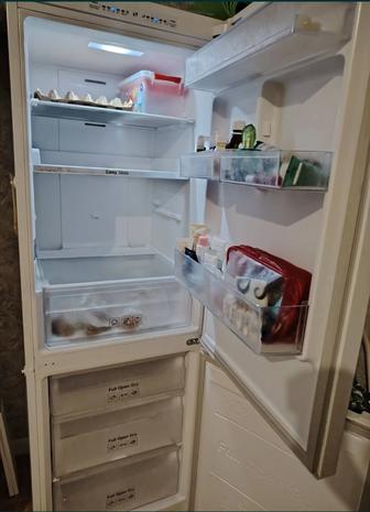 Продаем холодильник