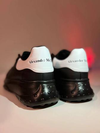 Продам новые Турецкие дышащие женские кроссовки Alexander McQueen