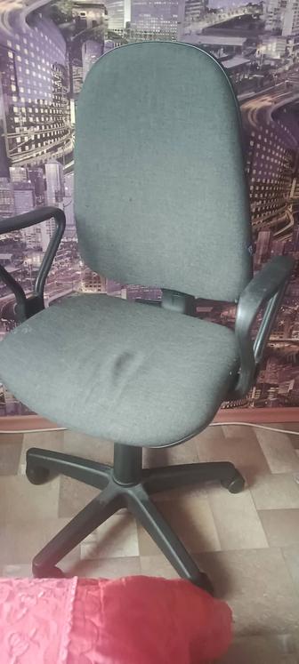 Продам офисный стул.