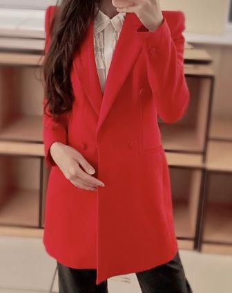 Красный пиджак от «ZARA»